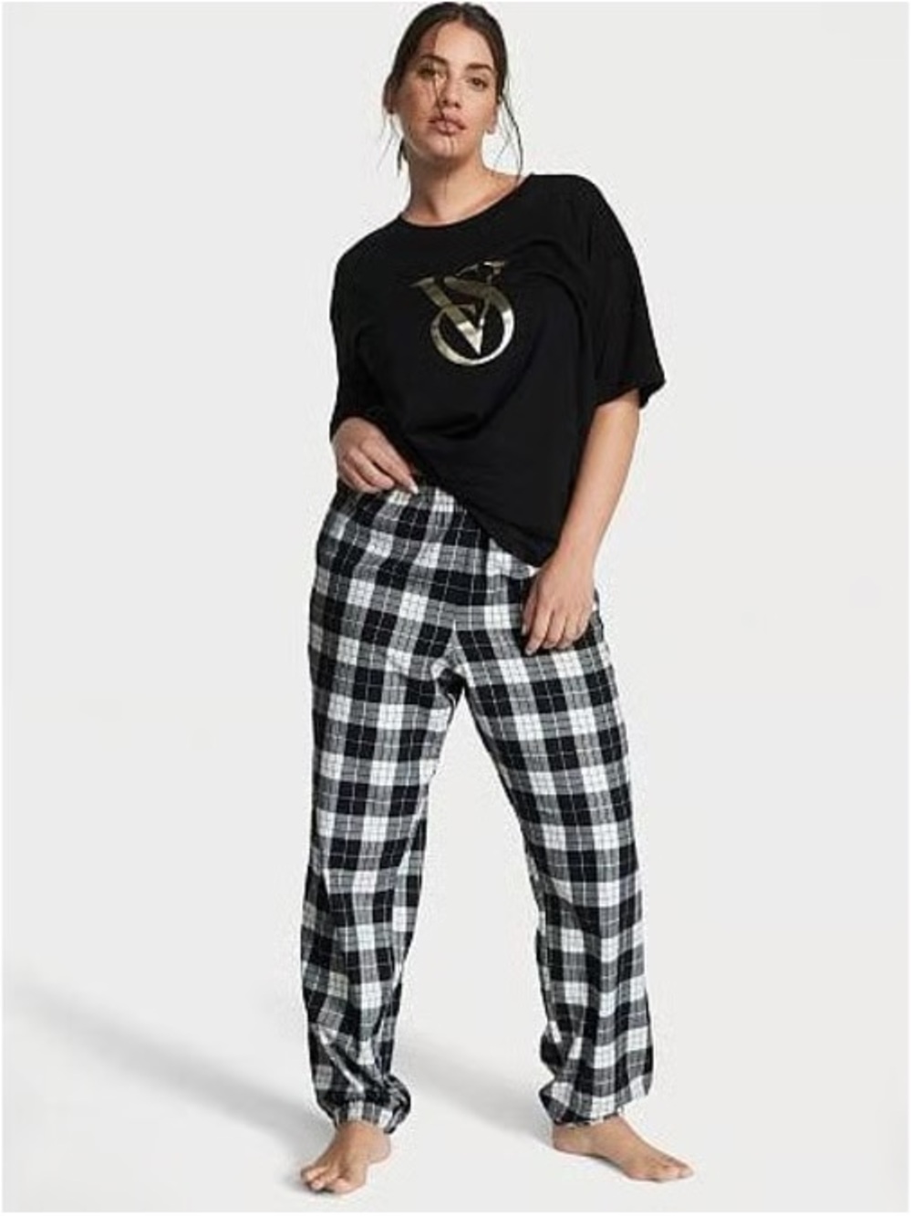 Victoria’s Secret Black & White Plaid Pajama joggers tshirt/Pants set size small